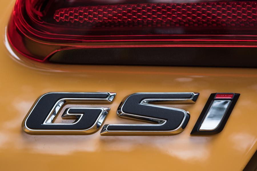 Логотип Vauxhall Corsa GSi (E) 2018 года  (фото 15 из 26)